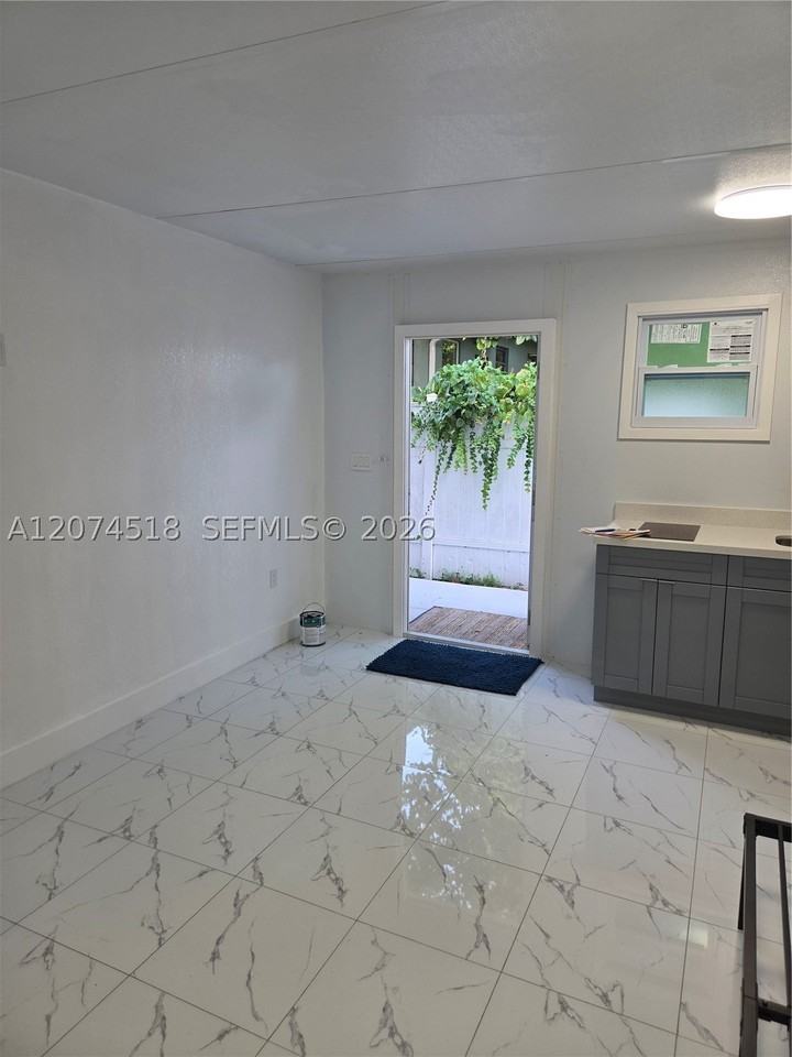 1760 Nw 56th St #REAR - Photo 3 of 14
