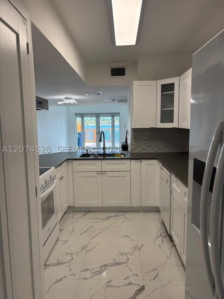 12400 Nw 11th Ln #2101 - Photo 6 of 21