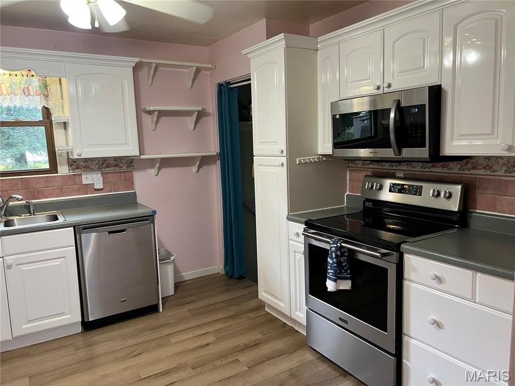 415 Roanoke Dr - Photo 4 of 10