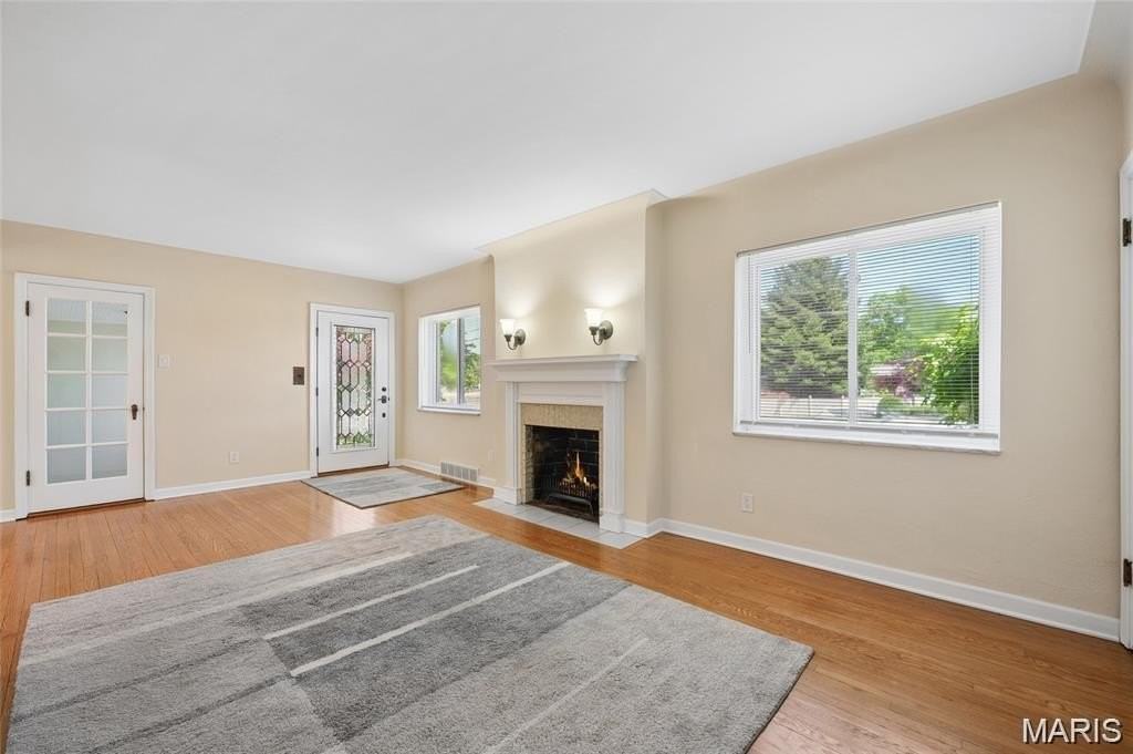 9743 Tesson Ferry Rd - Photo 2 of 18