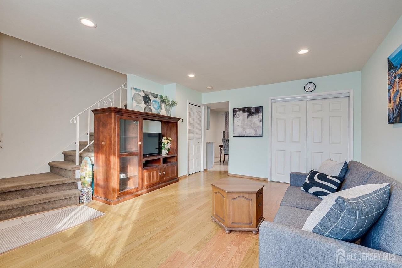 7 Quail Run Dr - Photo 2 of 16