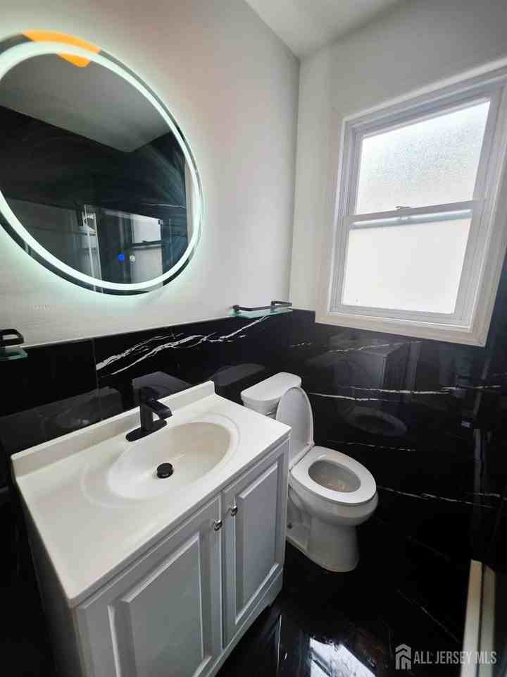 23 Maple Pl
