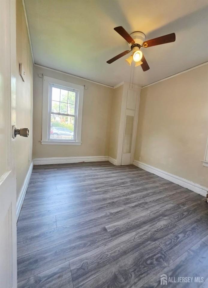 23 Maple Pl - Photo 6 of 10