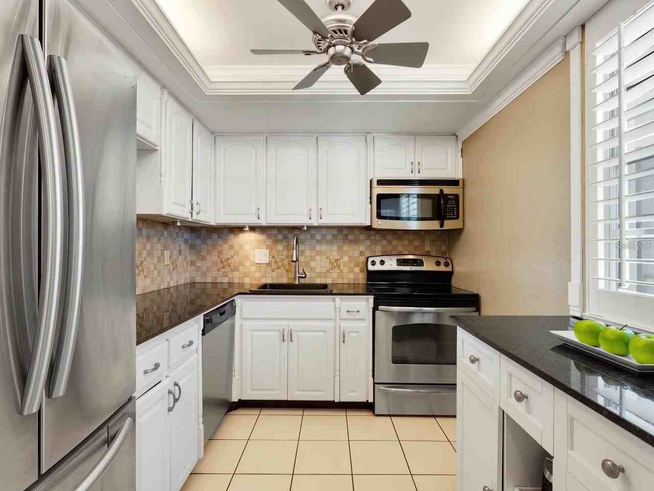 600 Sutton Pl #201 - Photo 6 of 11