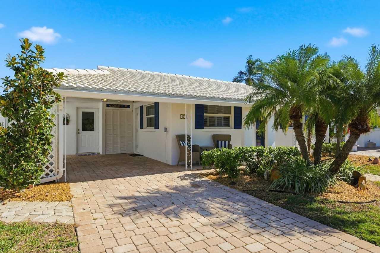957 Spanish Dr N - Photo 3 of 37