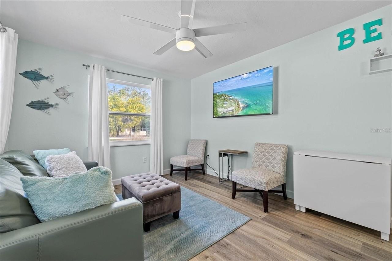 2084 Grove St #B - Photo 7 of 50