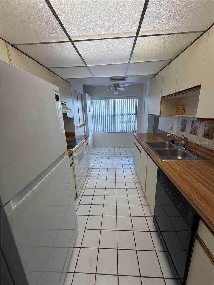 515 30th Ave W #405H - Photo 4 of 20