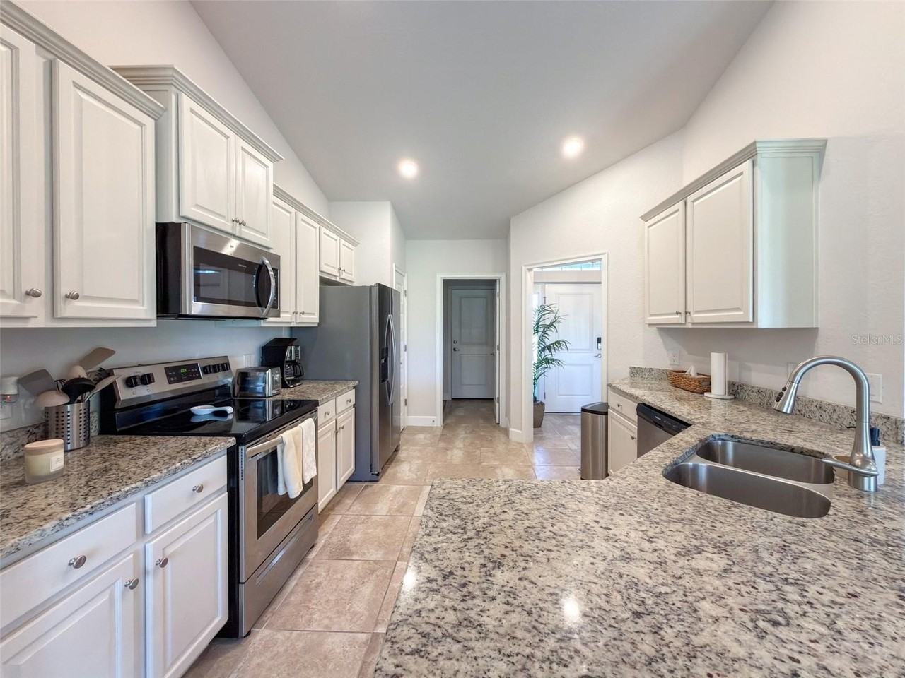 249 Rotonda Blvd W - Photo 7 of 19