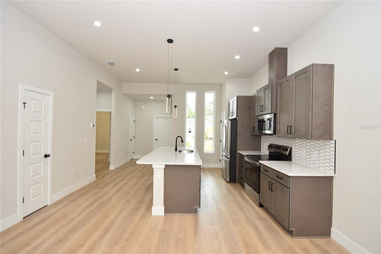 18 Wood Amber Ln #B - Photo 5 of 29