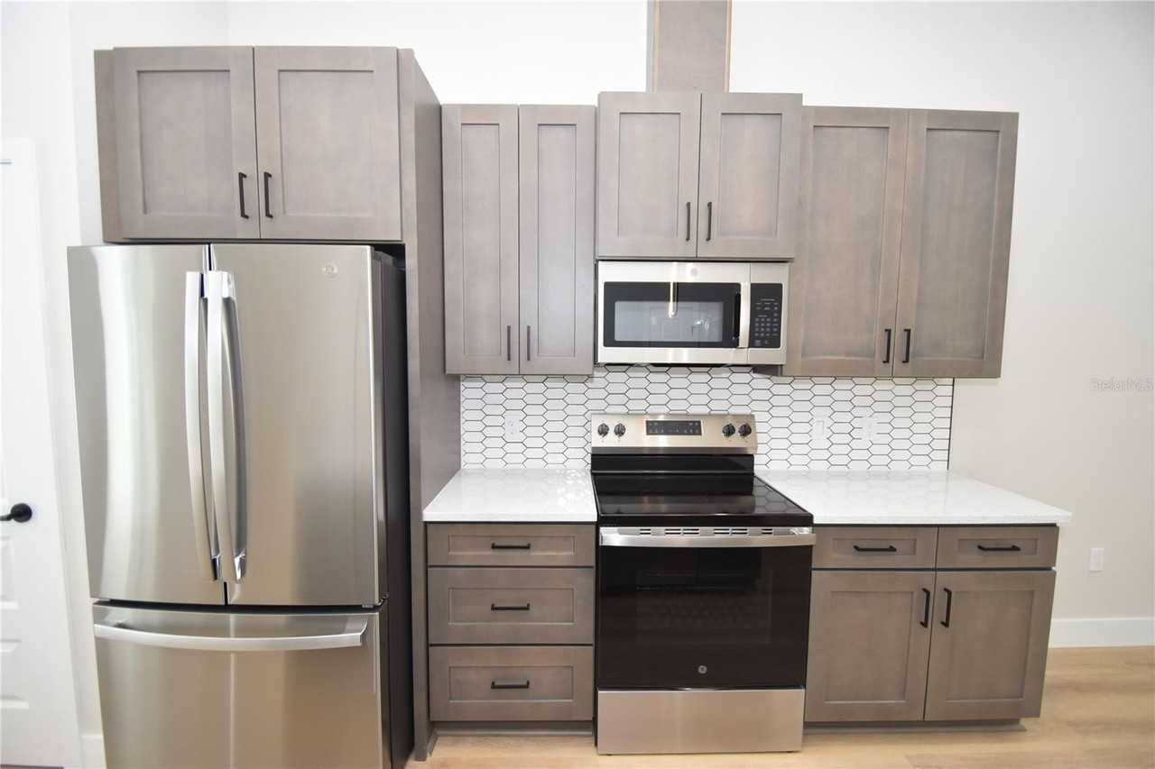 18 Wood Amber Ln #B - Photo 6 of 29