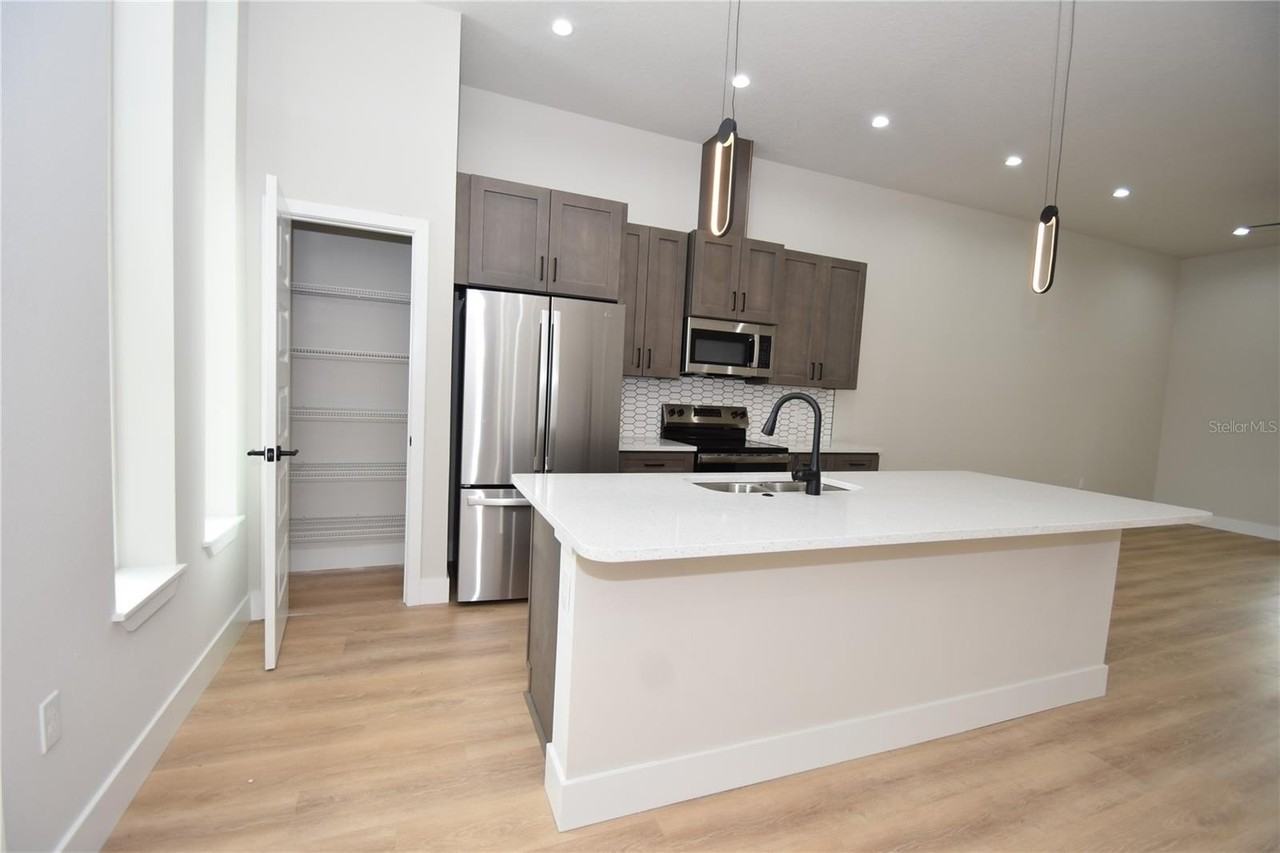 18 Wood Amber Ln #B - Photo 7 of 29