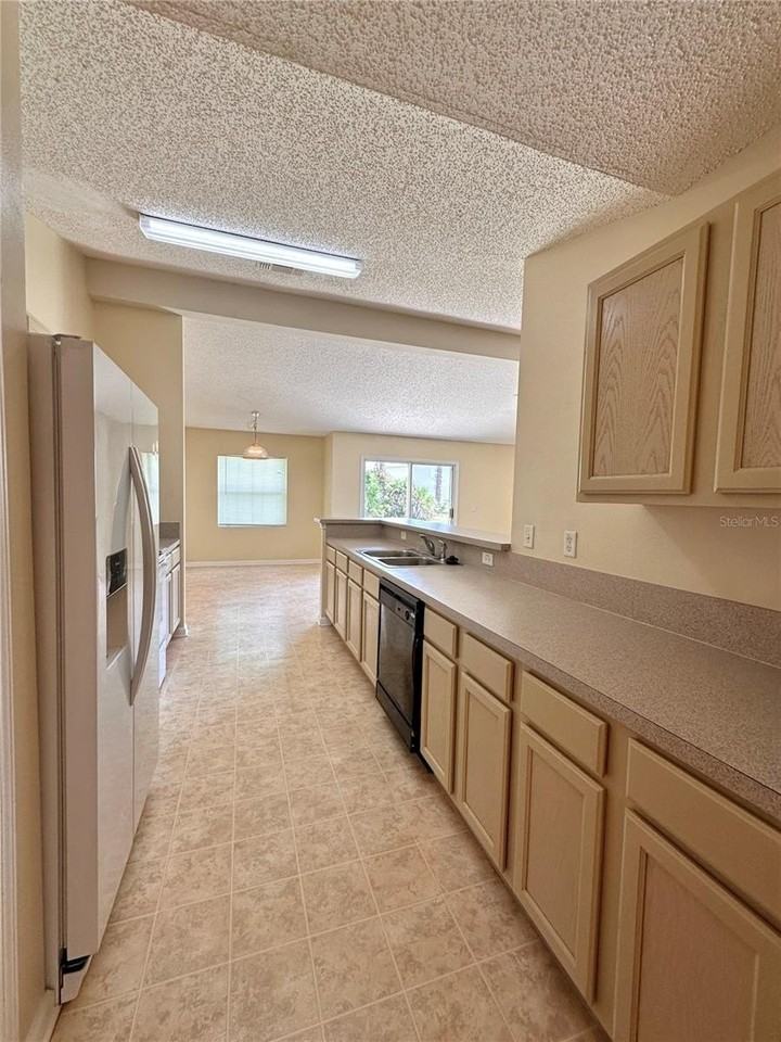 89 Berkshire Ln - Photo 7 of 32