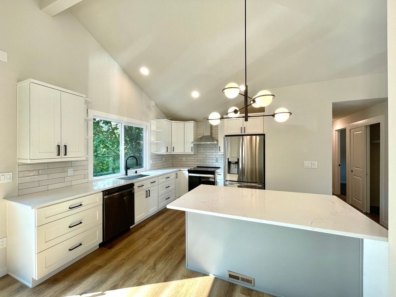 12903 Ne 76th St - Photo 6 of 26