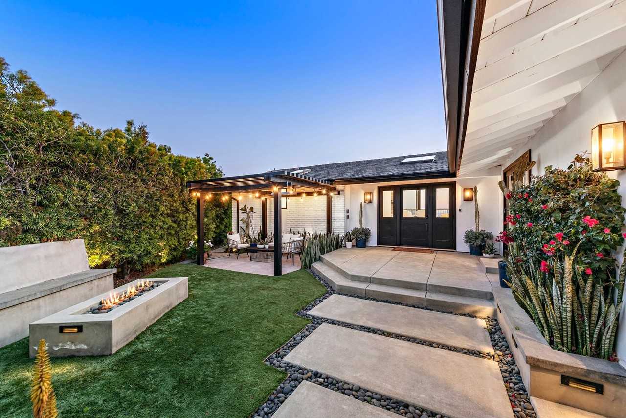 2402 Calle Madiera - Photo 3 of 32