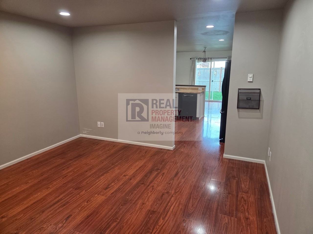 9978 Dragt St Se - Photo 5 of 23