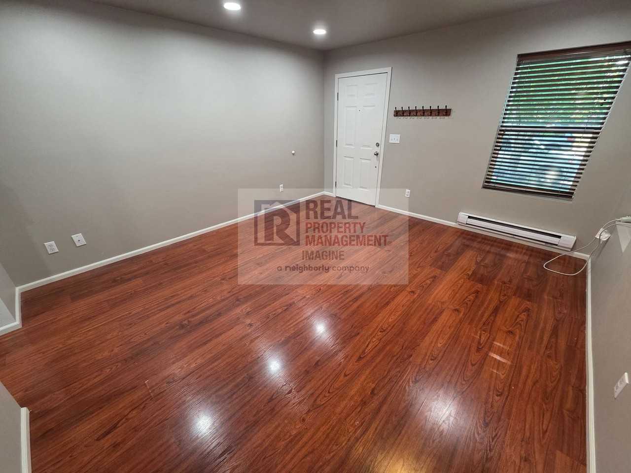 9978 Dragt St Se - Photo 6 of 23