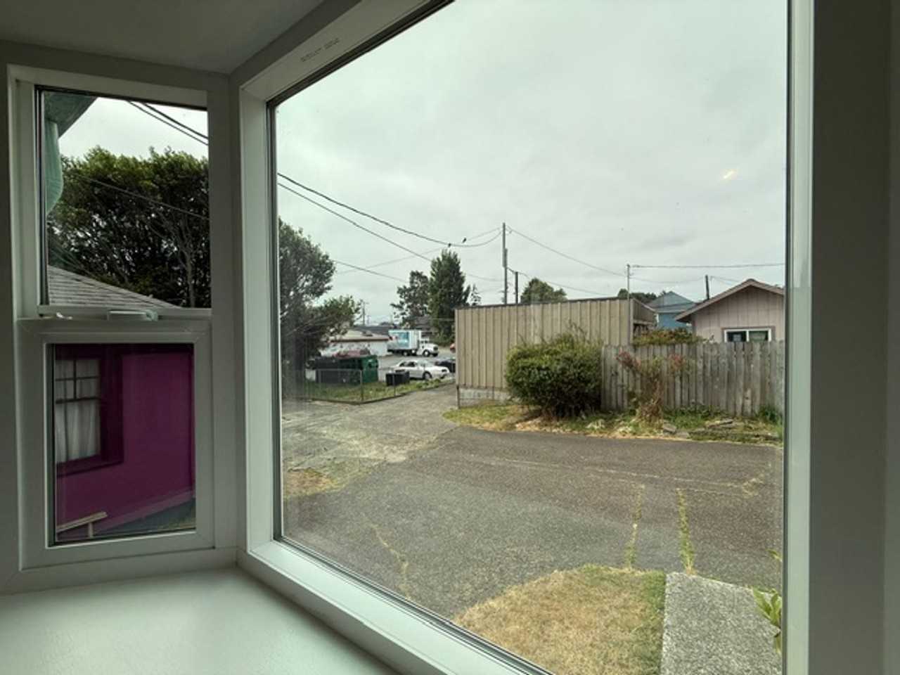 1524 Sheridan Ave - Photo 7 of 39