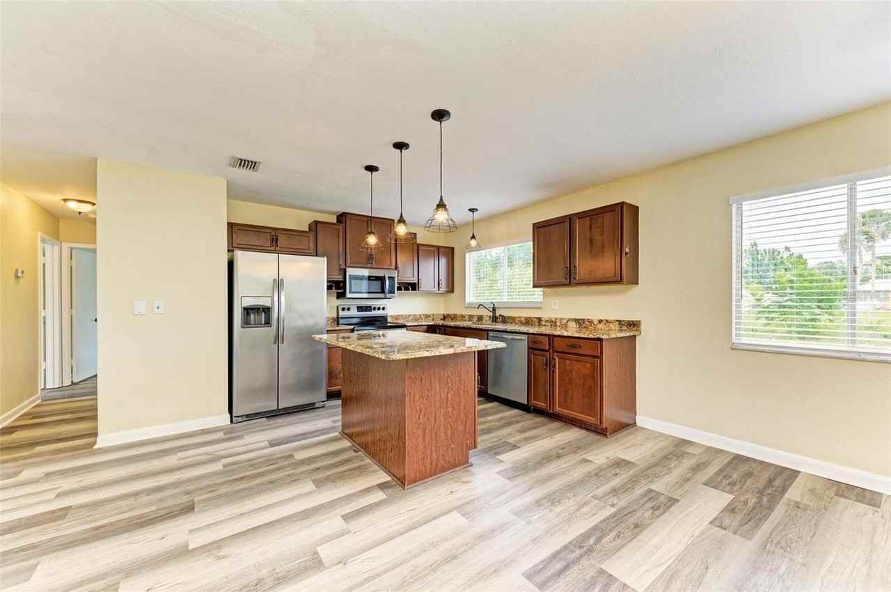 7120 Elyton Dr - Photo 6 of 30