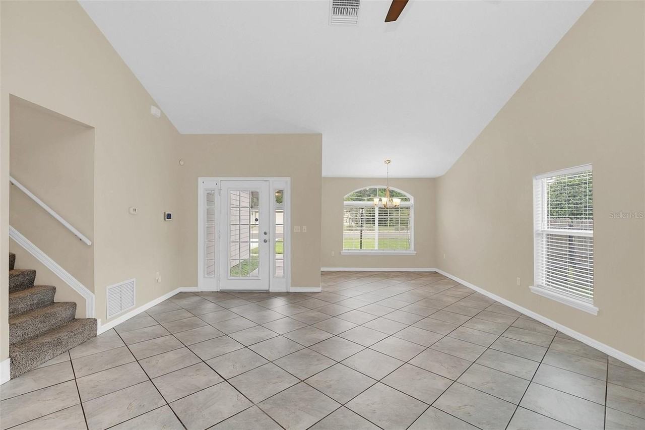 1422 Saffron Trl - Photo 5 of 32