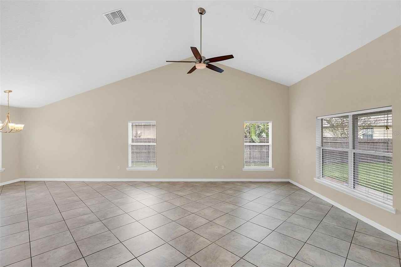 1422 Saffron Trl - Photo 6 of 32