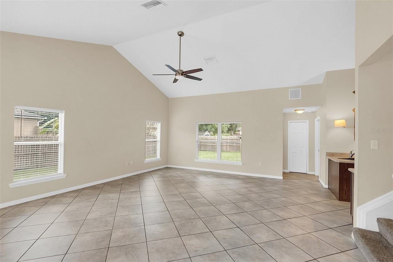 1422 Saffron Trl - Photo 7 of 32