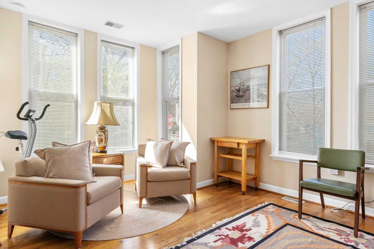 703 8th St Ne #1587657P - Photo 2 of 15