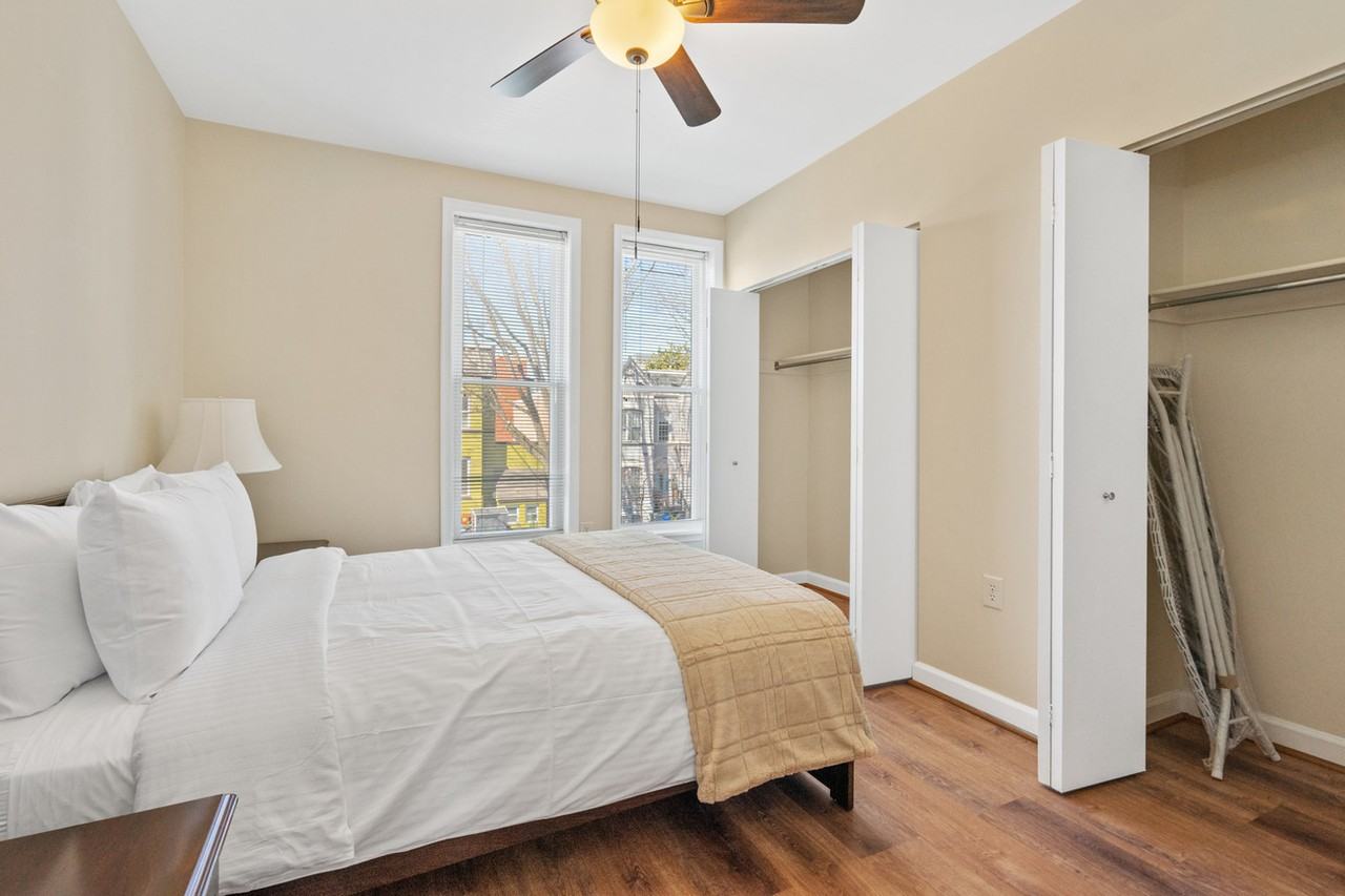 703 8th St Ne #1587657P - Photo 6 of 15