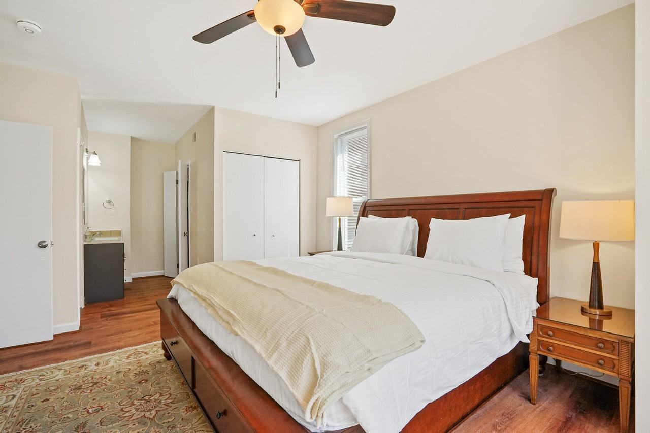 703 8th St Ne #1587657P - Photo 4 of 15