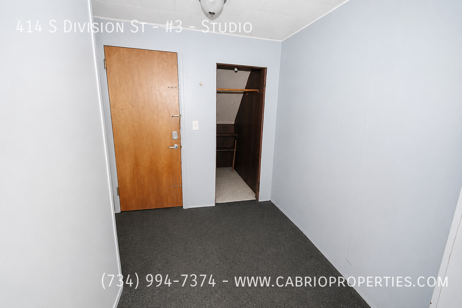 414 S. Division - Photo 4 of 9