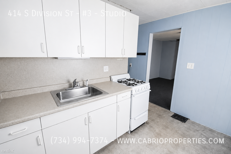 414 S. Division - Photo 7 of 9