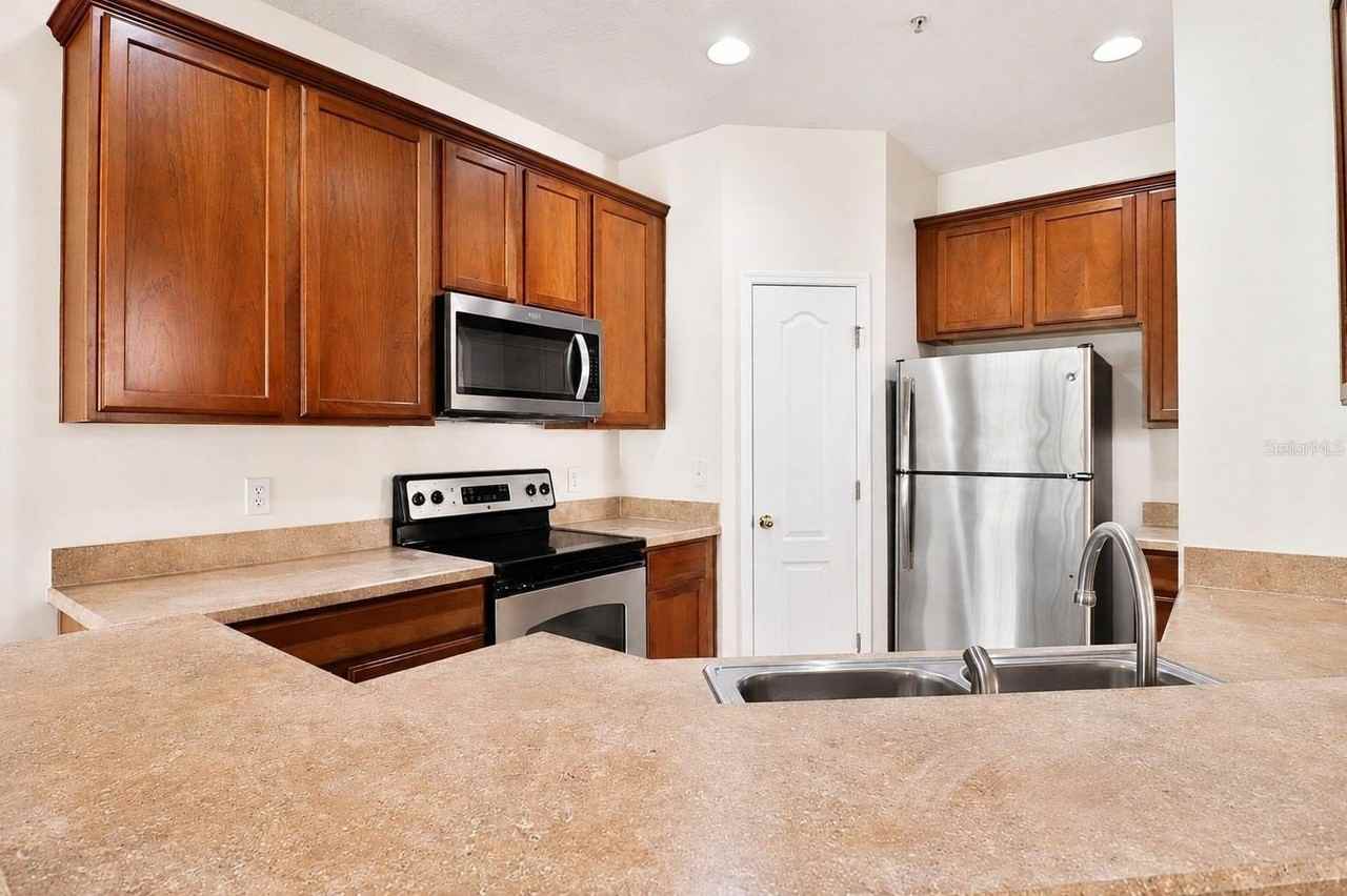 745 Ashworth Overlook Dr #A - Photo 4 of 16