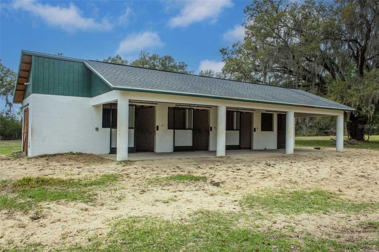 7115 Sw 80th Ave - Photo 2 of 50