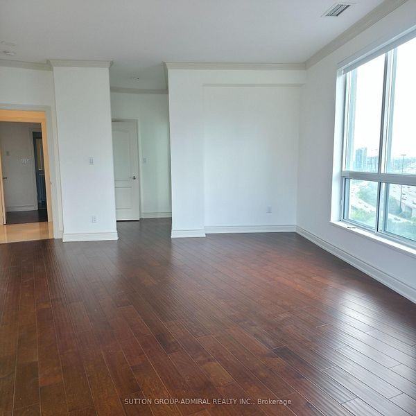 2111 Lake Shore Boulevard West #ph18 - Photo 6 of 22