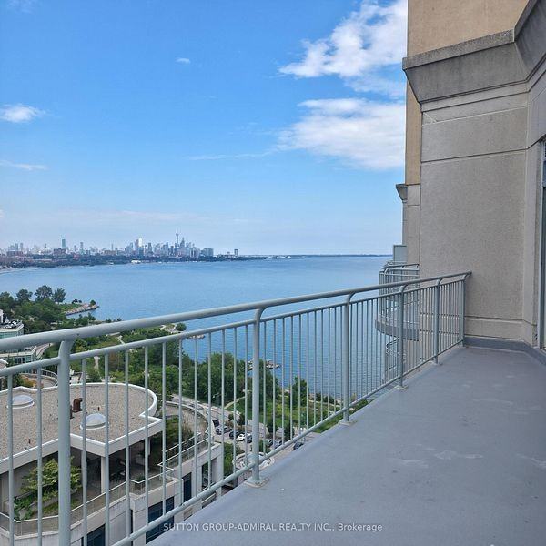 2111 Lake Shore Boulevard West #ph18 - Photo 3 of 22