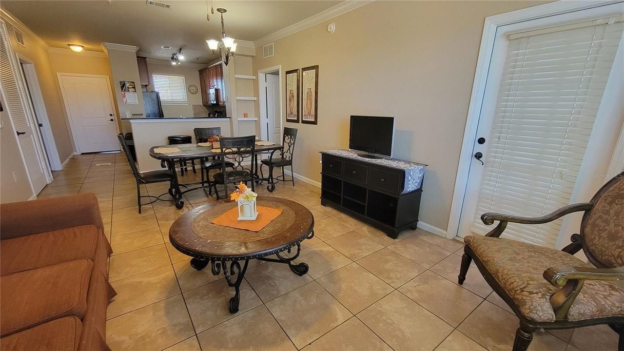 914 Charo Pkwy #123 - Photo 5 of 44