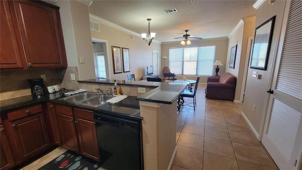 914 Charo Pkwy #123 - Photo 7 of 44