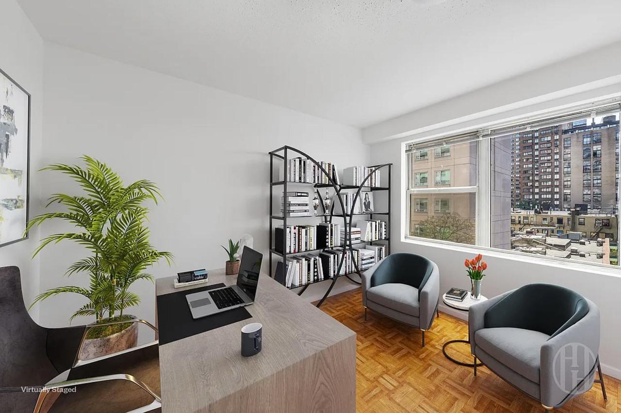 E 34th St #4R - Photo 3 of 6