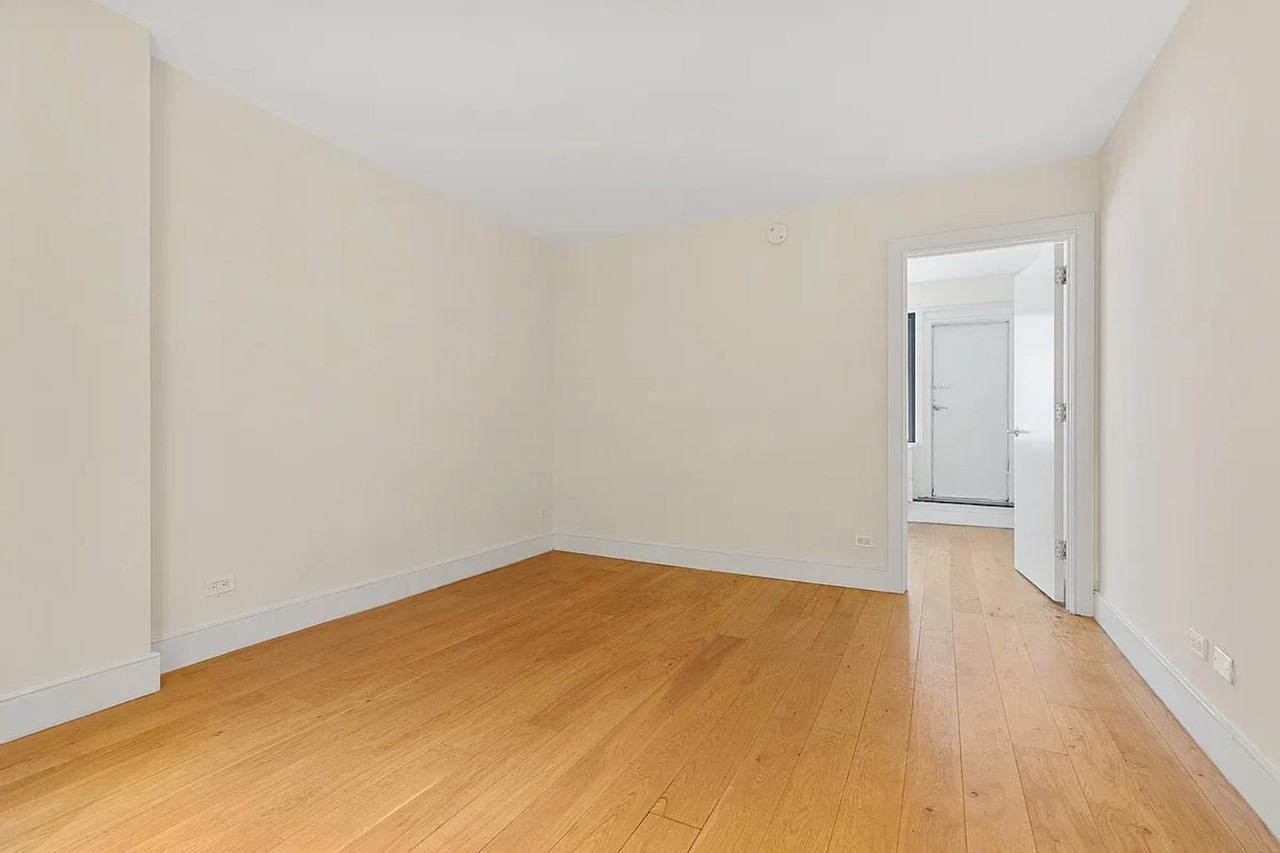 E 44th St #2D - Photo 4 of 6
