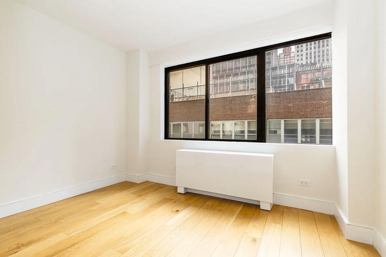 E 44th St #8C - Photo 5 of 7