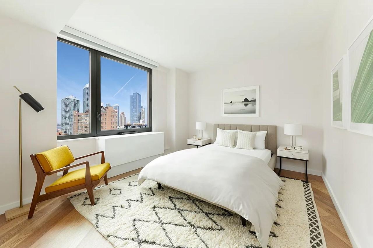 W 35th St #4L - Photo 5 of 10