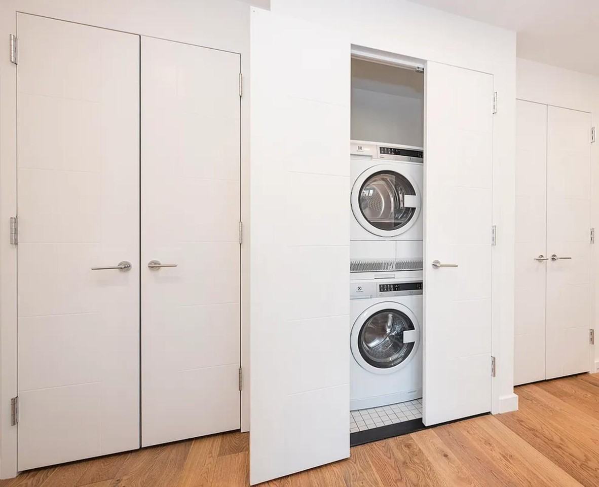 W 35th St #4L - Photo 7 of 10