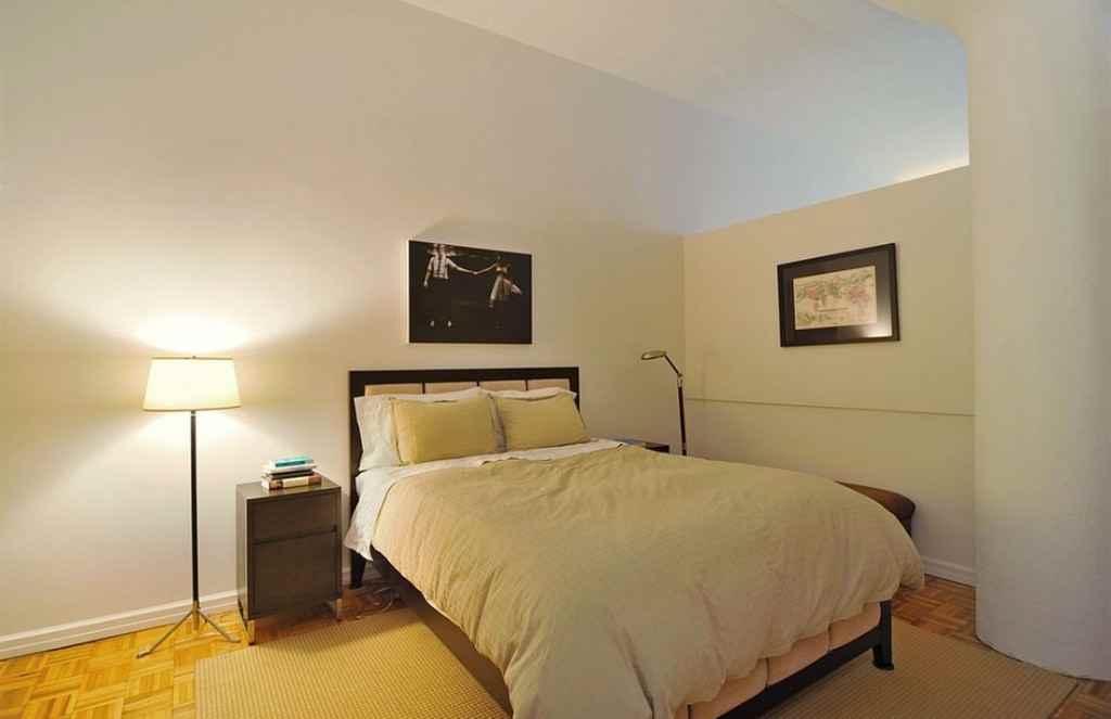 Horatio St #2N - Photo 2 of 5