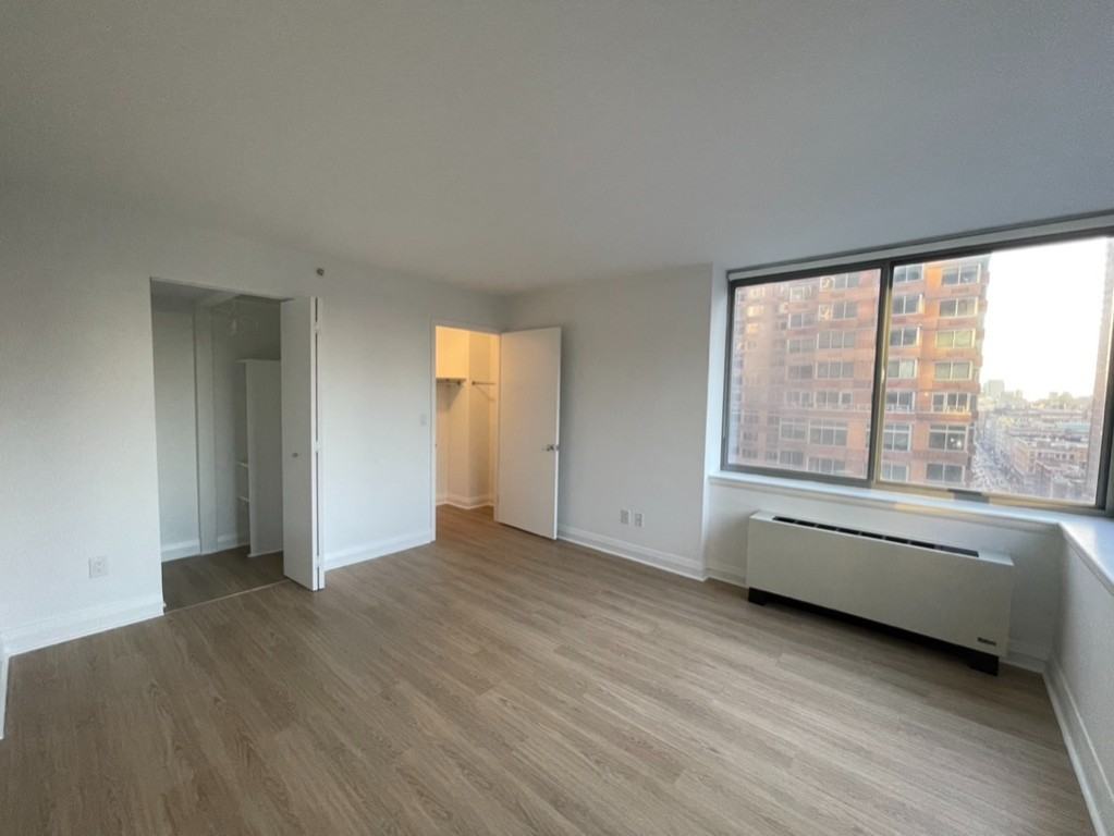 W 30th St #706 - Photo 2 of 8