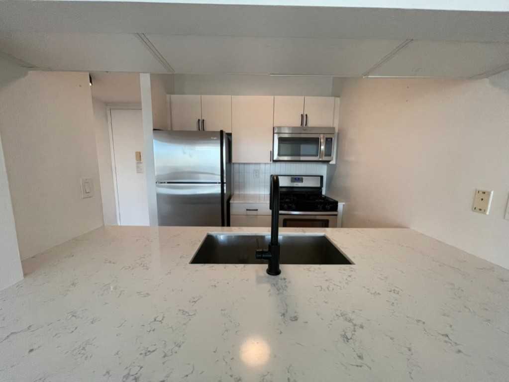 W 30th St #706 - Photo 5 of 8