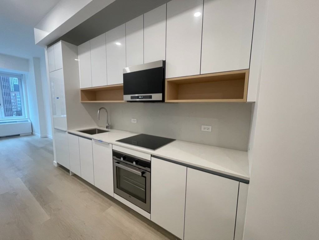 Broad St #1212 - Photo 3 of 5