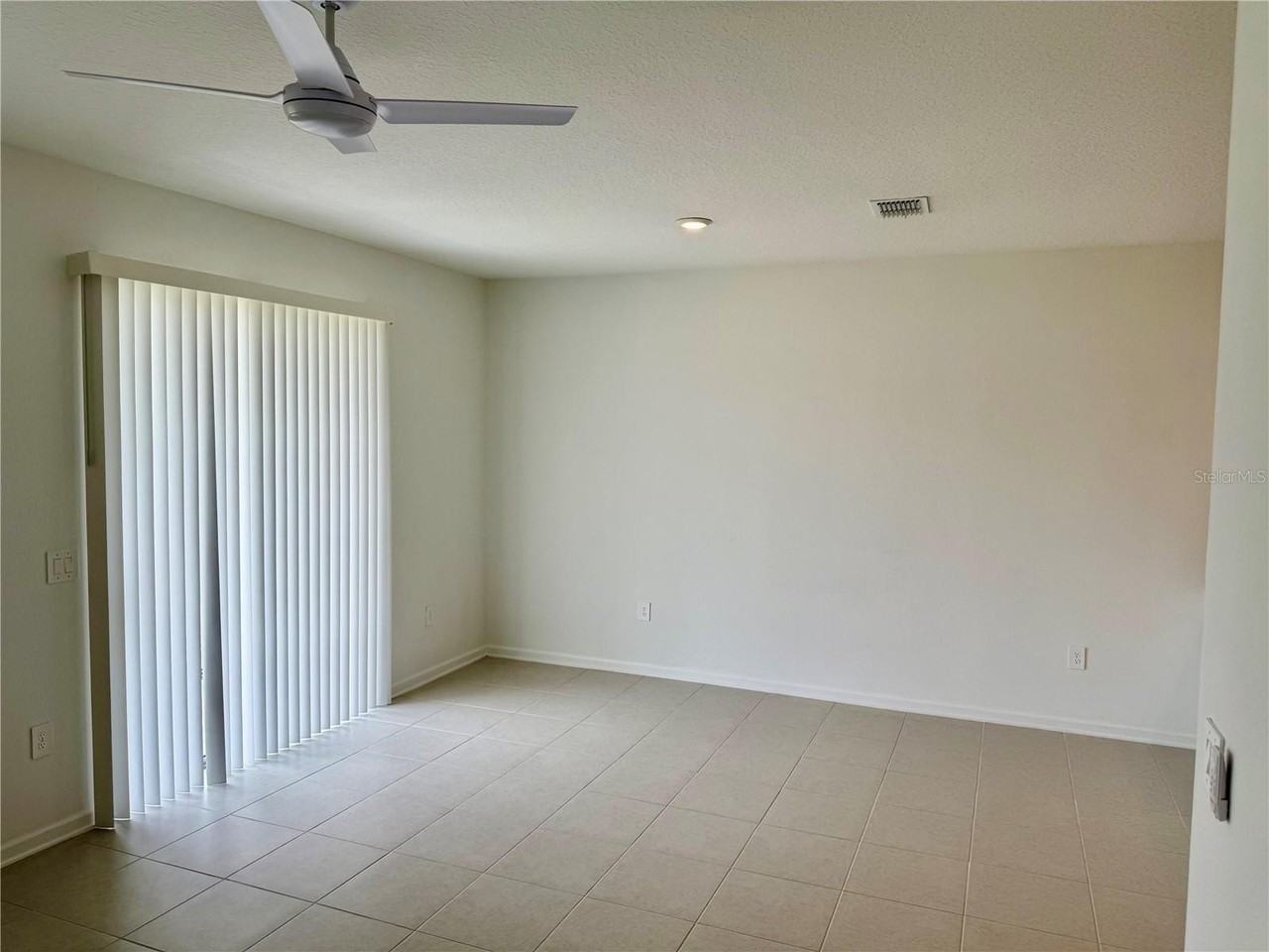 2658 Armstrong Ave - Photo 7 of 26