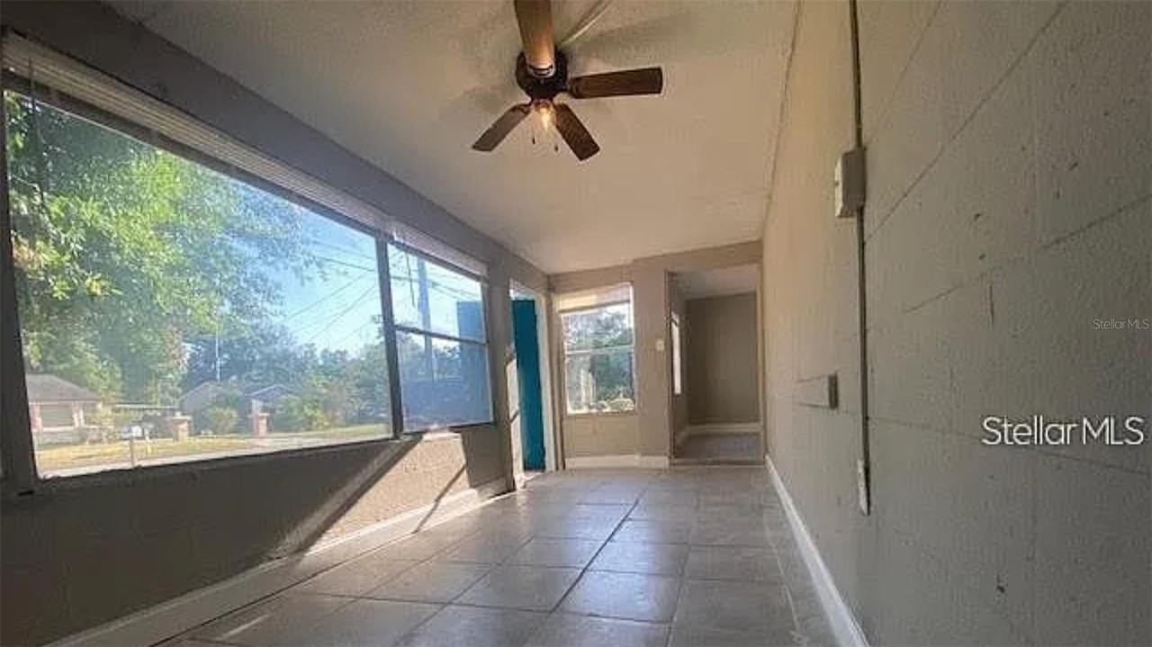 907 Columbia St - Photo 3 of 17