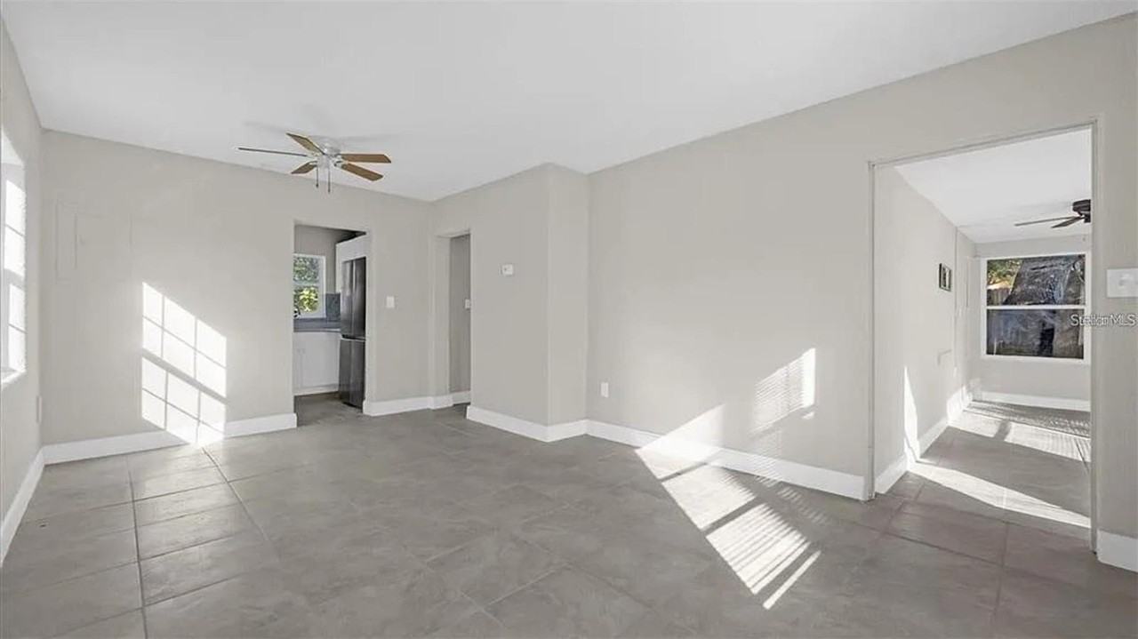 907 Columbia St - Photo 4 of 17