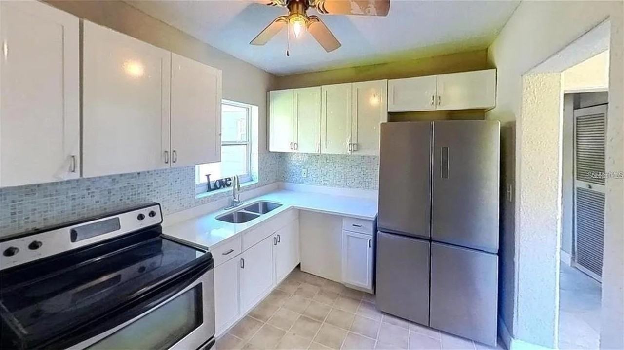 907 Columbia St - Photo 6 of 17