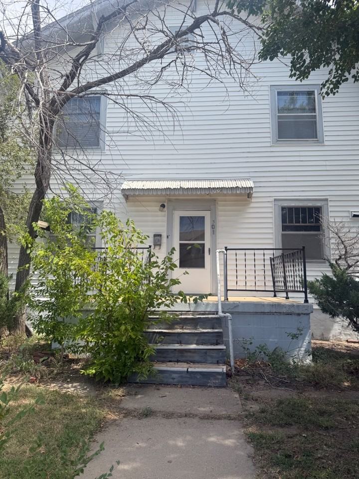 301 E 4th Ave - Photo 2 of 9
